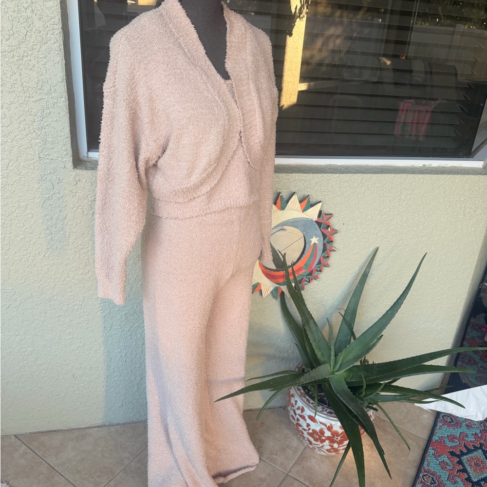 Say What? Warm Beige Fleece 3 Piece Fuzzy Set - Picture 3 of 10